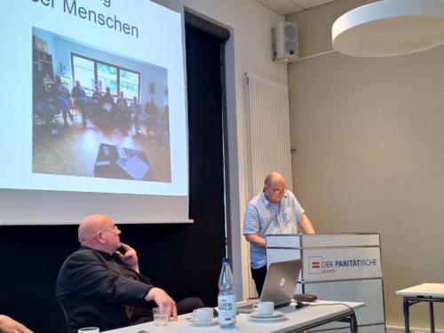 Projektleiter Michael Gerhardt (l), Dirk Dymarski (Selbstvertretung wohnungsloser Menschen)